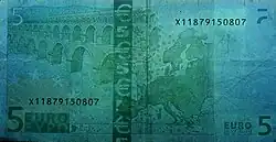 5 euro note under UV light (Reverse)