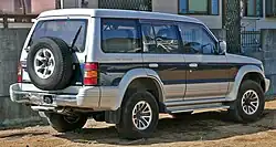 Pre-facelift Pajero GLS 5-door