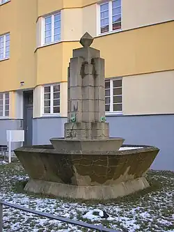 Cubistic fountain in a Bauhaus housing complex
