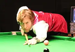 Dominic Dale lining up for a shot