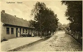Border crossing at Eydtkuhnen (today the Chernyshevskoye–Kybartai border crossing)