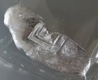 Crystallization of gallium from the liquid
