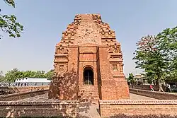 Bitargaon temple from the Gupta period provide one of the earliest examples of pointed arches anywhere in the world