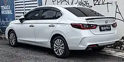 Rear view (sedan, first facelift)