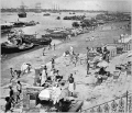Boats and men on the banks of the Hooghly river, 1915