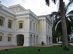 Maxwell House, now known as the Arts House at the Old Parliament, which was used as a courthouse from 1827 to 1865, and from 1875 to 1939