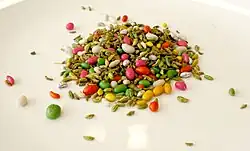 Sugar-coated and uncoated fennel fruits used as a breath freshener