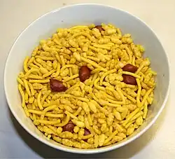 Sev mamra, puffed rice, peanuts and fried seasoned noodles