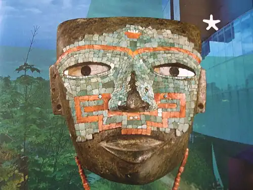 Teotihuacan mask with a necklace with 55 beads and pendant, serpentine inlaid with amazonite, turquoise, shell, coral and obsidian, National Museum of Anthropology