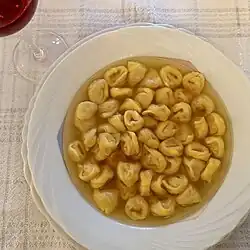 Tortellini in brodo