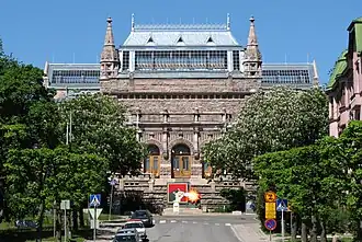 Turku Art Museum [fi] is a classical example of Romantic nationalism in architecture.