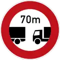 Sign 273 Minimum distance between vehicles over 3.5&nbsp;t